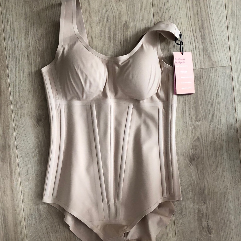HONEYLOVE - Boldness contouring Bodysuit - size M - NWT